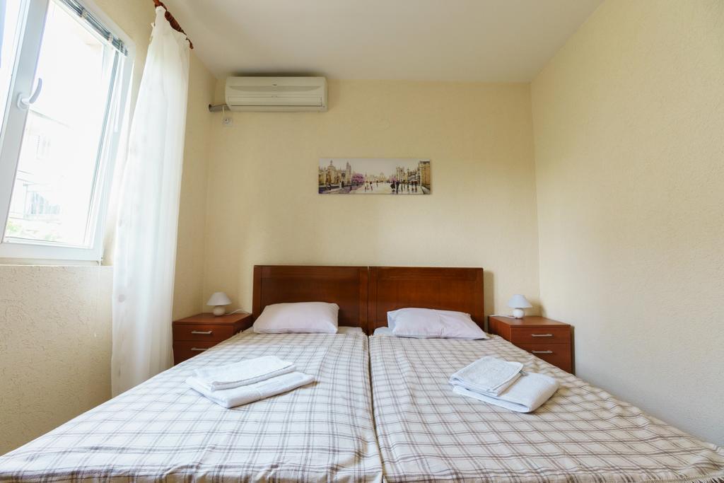Apartments Lora بار المظهر الخارجي الصورة
