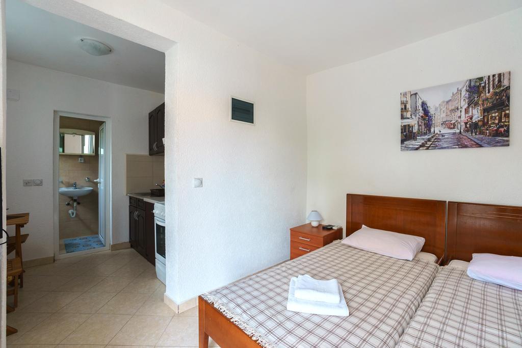 Apartments Lora بار المظهر الخارجي الصورة