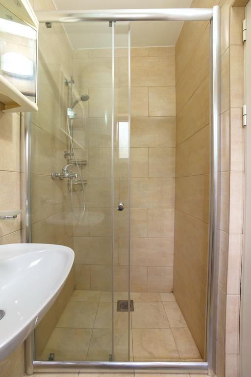 Apartments Lora بار المظهر الخارجي الصورة