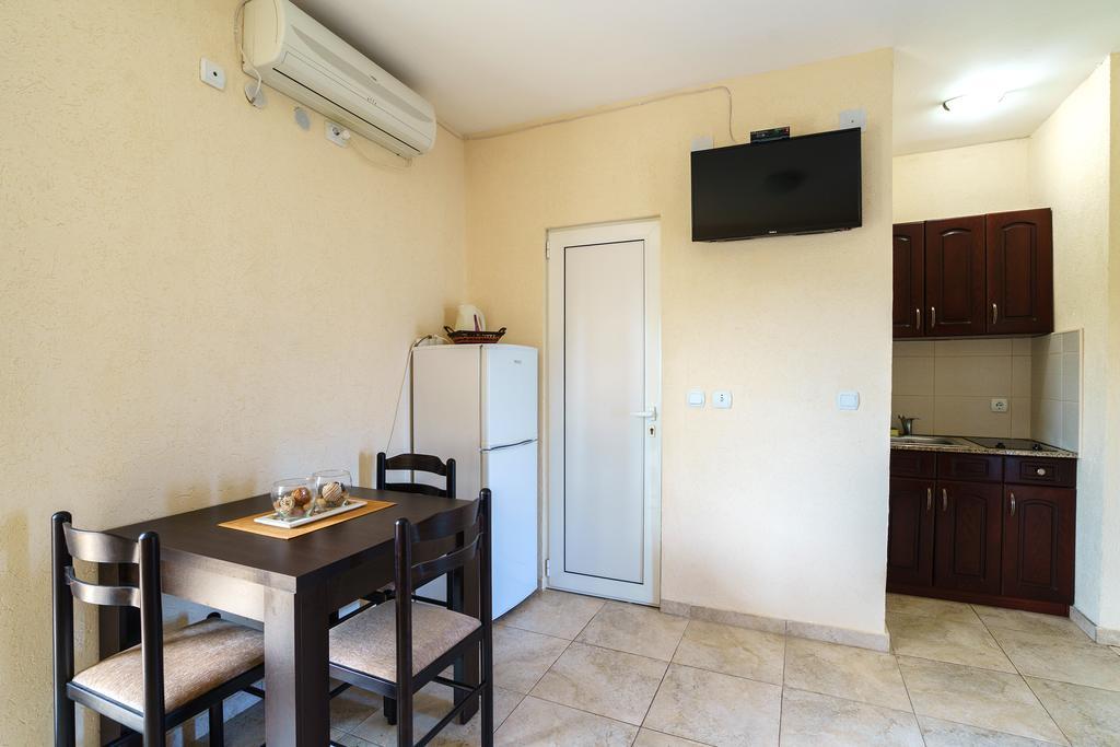 Apartments Lora بار المظهر الخارجي الصورة