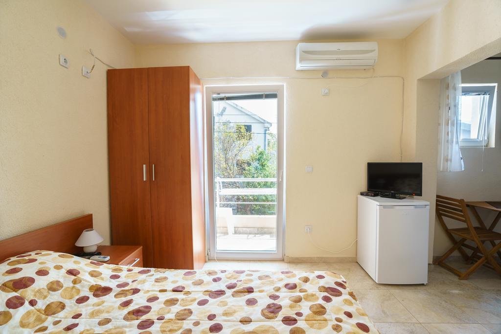 Apartments Lora بار المظهر الخارجي الصورة