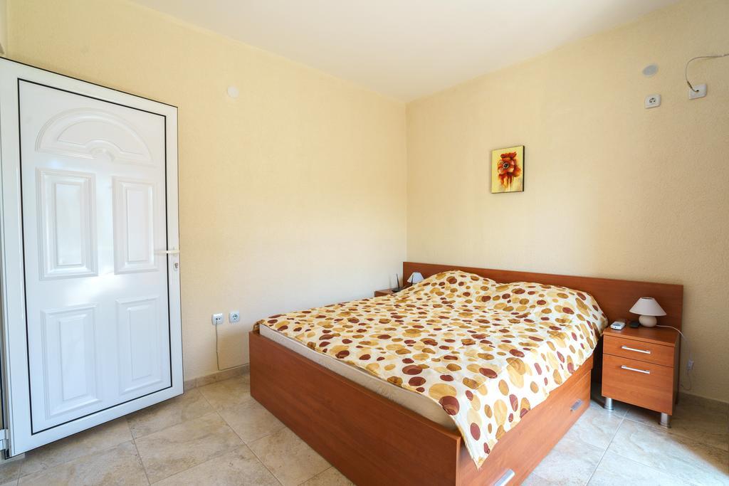 Apartments Lora بار المظهر الخارجي الصورة