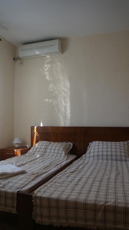 Apartments Lora بار المظهر الخارجي الصورة