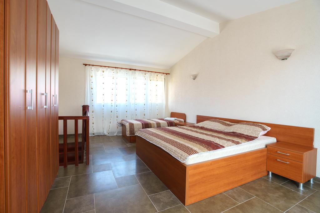 Apartments Lora بار المظهر الخارجي الصورة