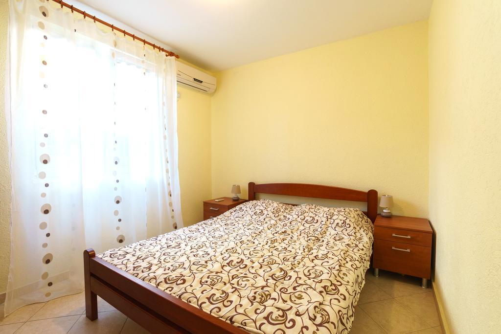 Apartments Lora بار المظهر الخارجي الصورة