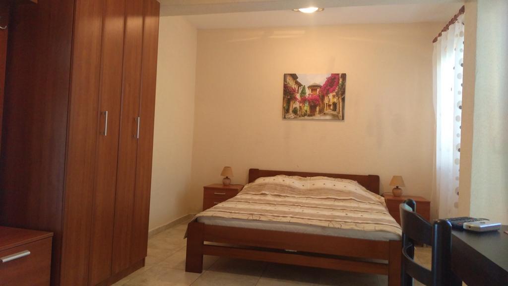 Apartments Lora بار المظهر الخارجي الصورة