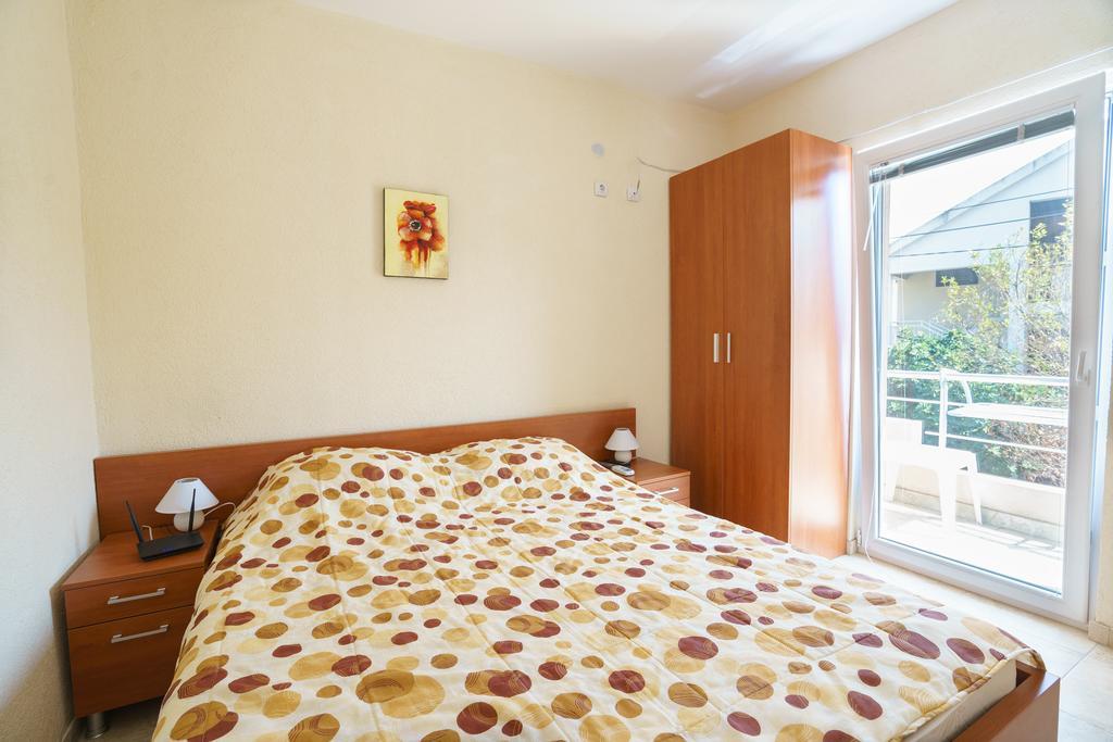 Apartments Lora بار المظهر الخارجي الصورة