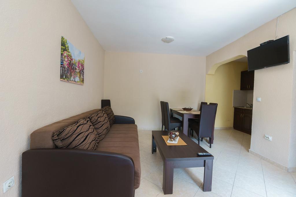 Apartments Lora بار المظهر الخارجي الصورة